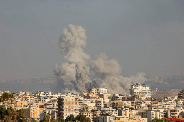 Smokes rises after airstrike by the Israeli Occupation forces, in Tyre, southern Lebanon, September 23, 2024. REUTERS/Aziz Taher